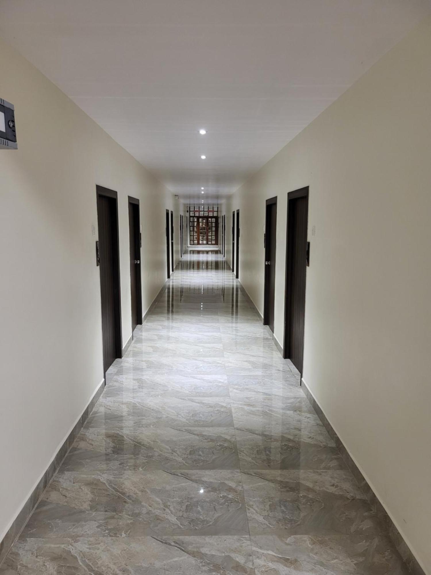 Sri Chitra Inn Hotel Tanuku ภายนอก รูปภาพ