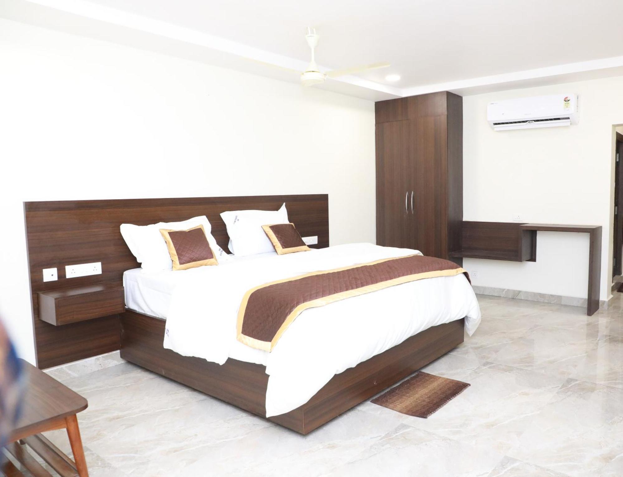 Sri Chitra Inn Hotel Tanuku ภายนอก รูปภาพ