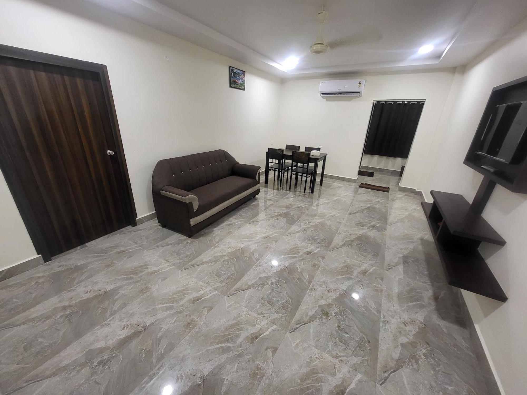 Sri Chitra Inn Hotel Tanuku ห้อง รูปภาพ